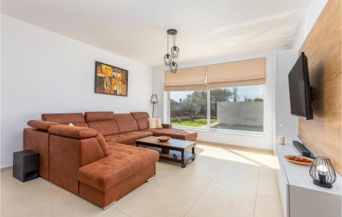 3 Bedroom Beautiful Home In Segotici — Marcana — photo 4