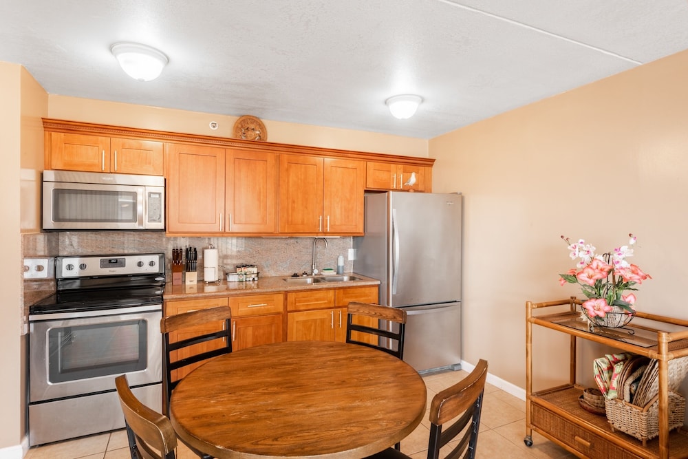Waikiki Banyan Condo Located One Block From Waikiki Beach by Koko Resort Vacation Rentals - photo 47