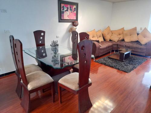 Apartamento Amplio 3 habitaciones cerca al Aeropuerto al CAS Visa — 4-Star Luxury Hotel in Bogota, Colombia