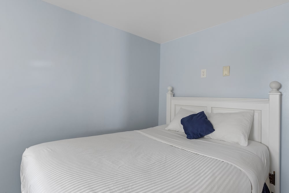 Americas Best Value Inn Mt Royal - photo 44