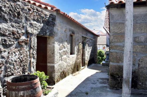Spacious Family House in Nogueira with Garden — 4-Star Luxury Hotel in Moita, Portugal