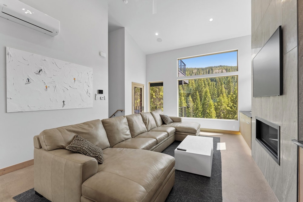 Ina’s Way Townhomes Unit A in Keystone, United States