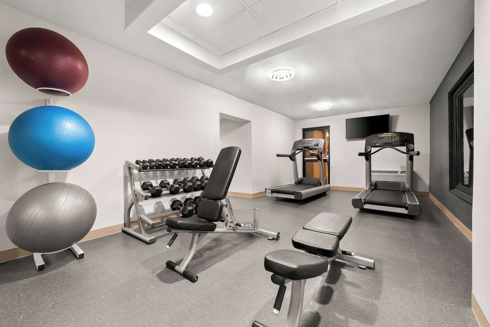 Clarion Inn & Suites and Convention Center - photo 35