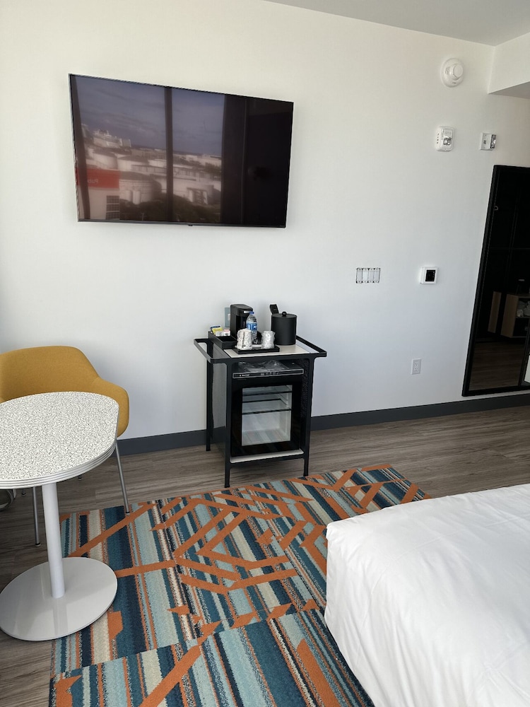 Aloft Fort Lauderdale Airport - photo 6