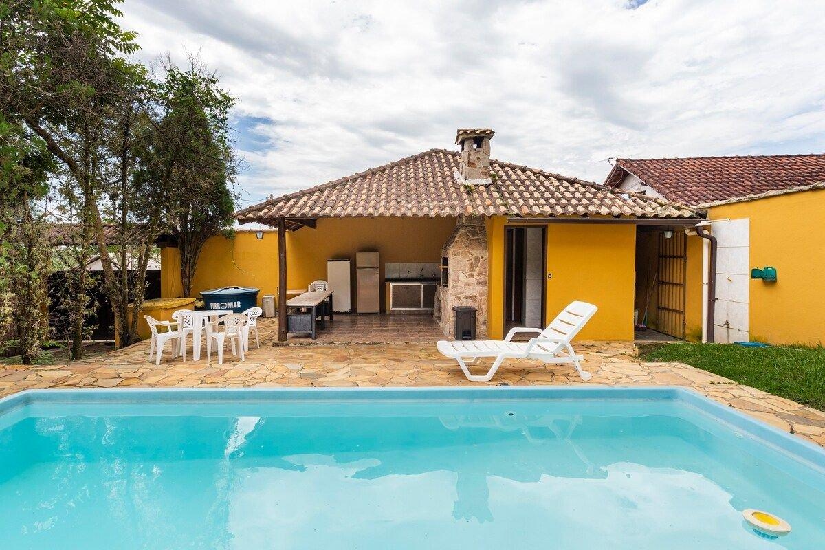 Penedo Com 4 Quartos Piscina E Sauna. 600M Do Centro in Penedo, Brasil