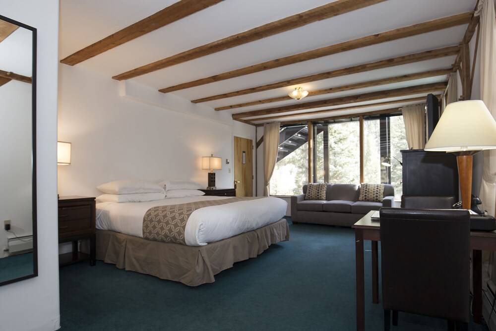 Columbine Inn & Conference Center - photo 12