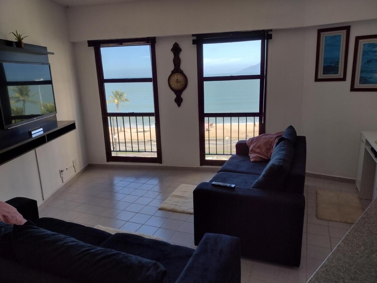 Pe Na Areia Frente a Piscina E Ao Mar — 4-Star Luxury Hotel in Caraguatatuba, Brasil