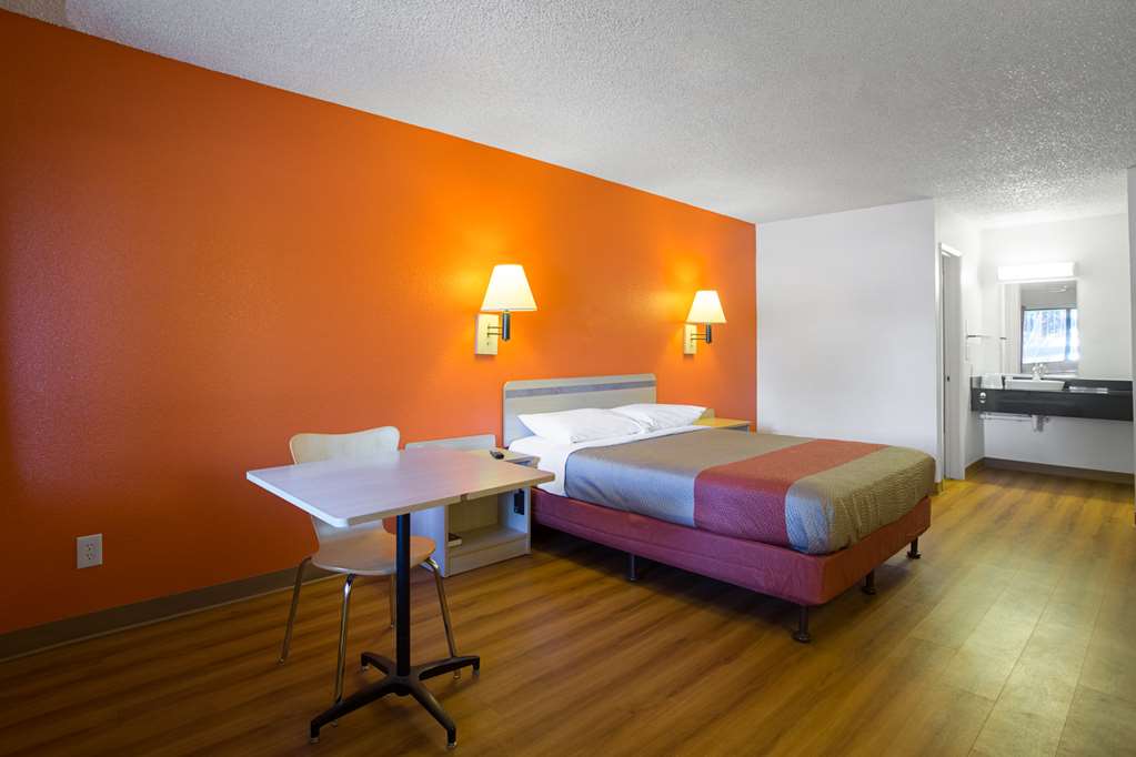 Motel 6 Kingman AZ Route 66 West - photo 9