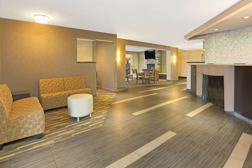 Hawthorn Extended Stay by Wyndham Cincinnati Sharonville - photo 2