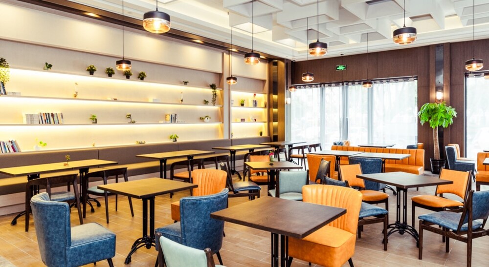 Atour Hotel Pudong Airport — 4-Star Luxury Hotel in Shanghai, People's Republic of China