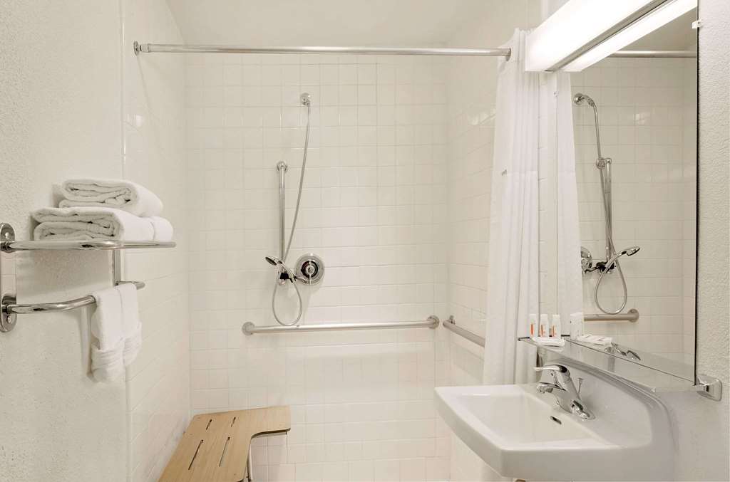 Howard Johnson by Wyndham Las Vegas near the Strip - photo 5