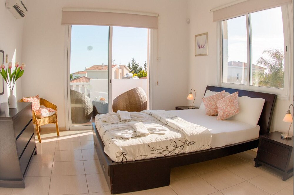 Villa Alysia by Ezoria Villas