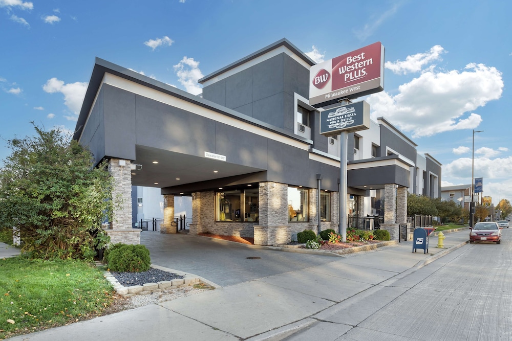 Best Western Plus Milwaukee West - photo 58
