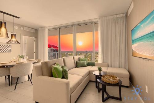 Bayview Luxury: 3BR Pools Oceanfront Amenities — 4-Star Luxury Hotel in Hollywood, United States