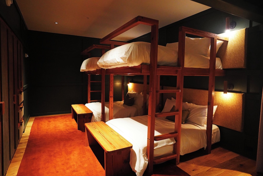 Albert Hotel - photo 12