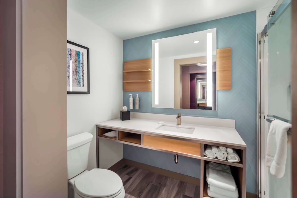 Hilton Garden Inn North Conway - photo 32