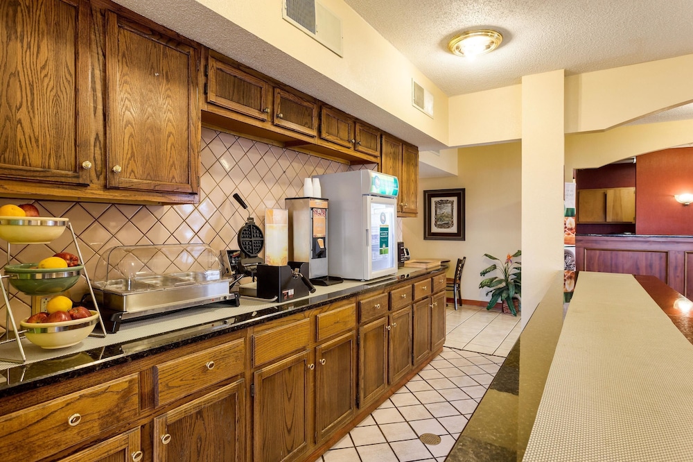 Quality Inn Blytheville I 55 - photo 16