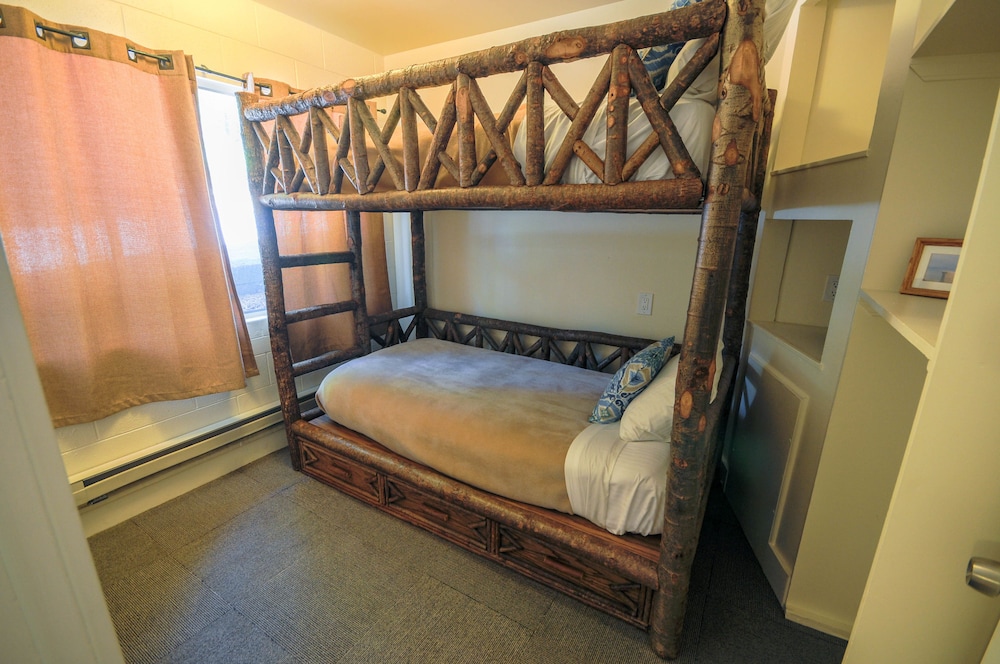 Tahoe Vistana Inn - photo 43