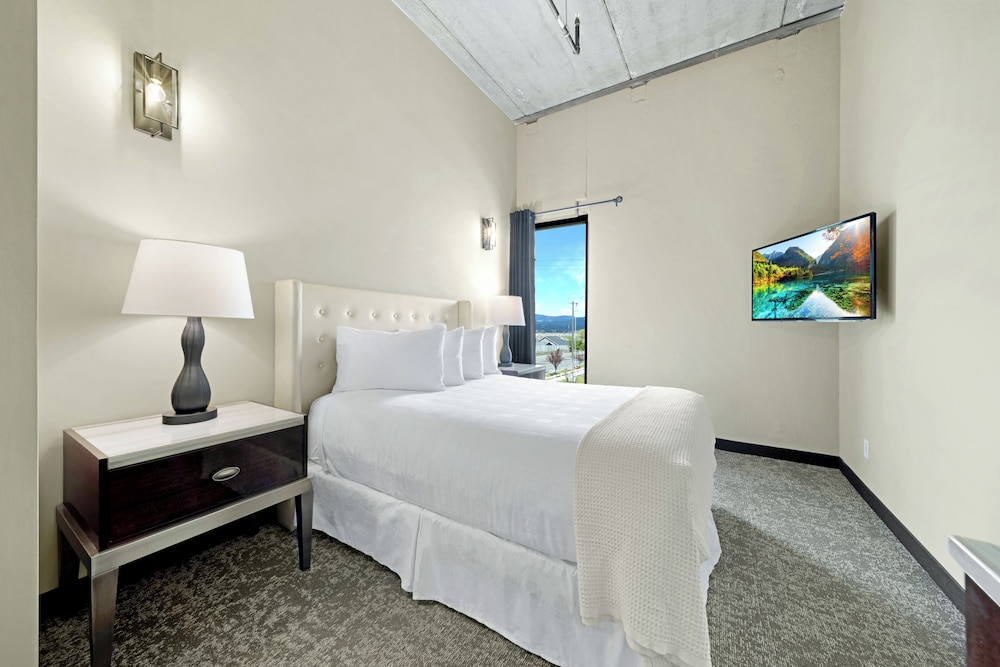The Suites at Prairie Falls & Event Center - photo 23