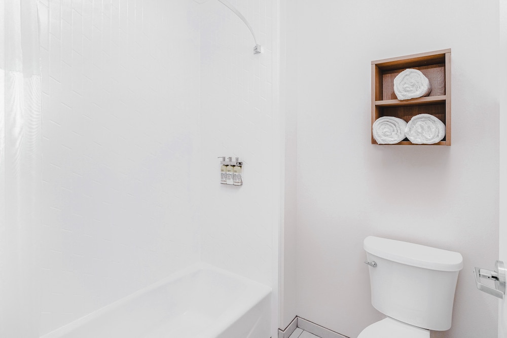 Staybridge Suites Nashville Vanderbilt Area by IHG - photo 38