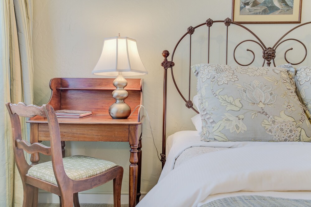 Sandpiper Inn - photo 7