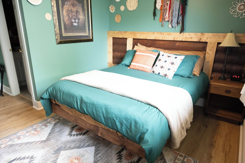 Monroe Street Suites - photo 14