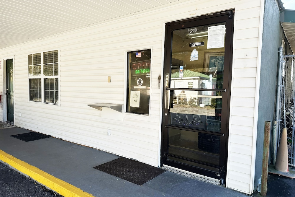 Sparta Seven Motel By OYO near Milledgeville - photo 3