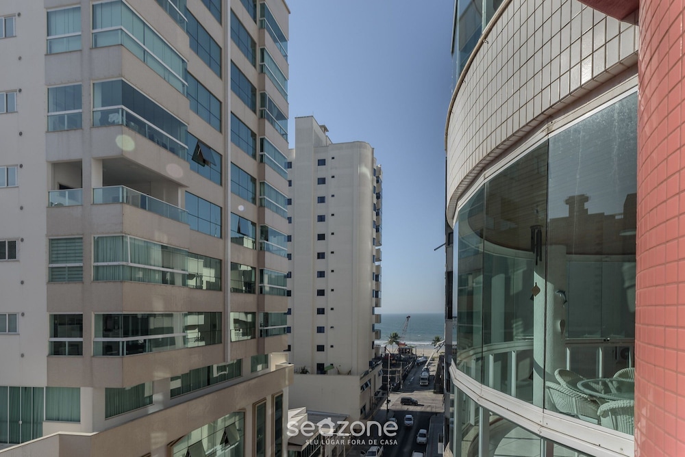 Apto 4Q c churrasqueira a 70m da praia RTO0502 — 4-Star Luxury Hotel in Itapema, Brasil