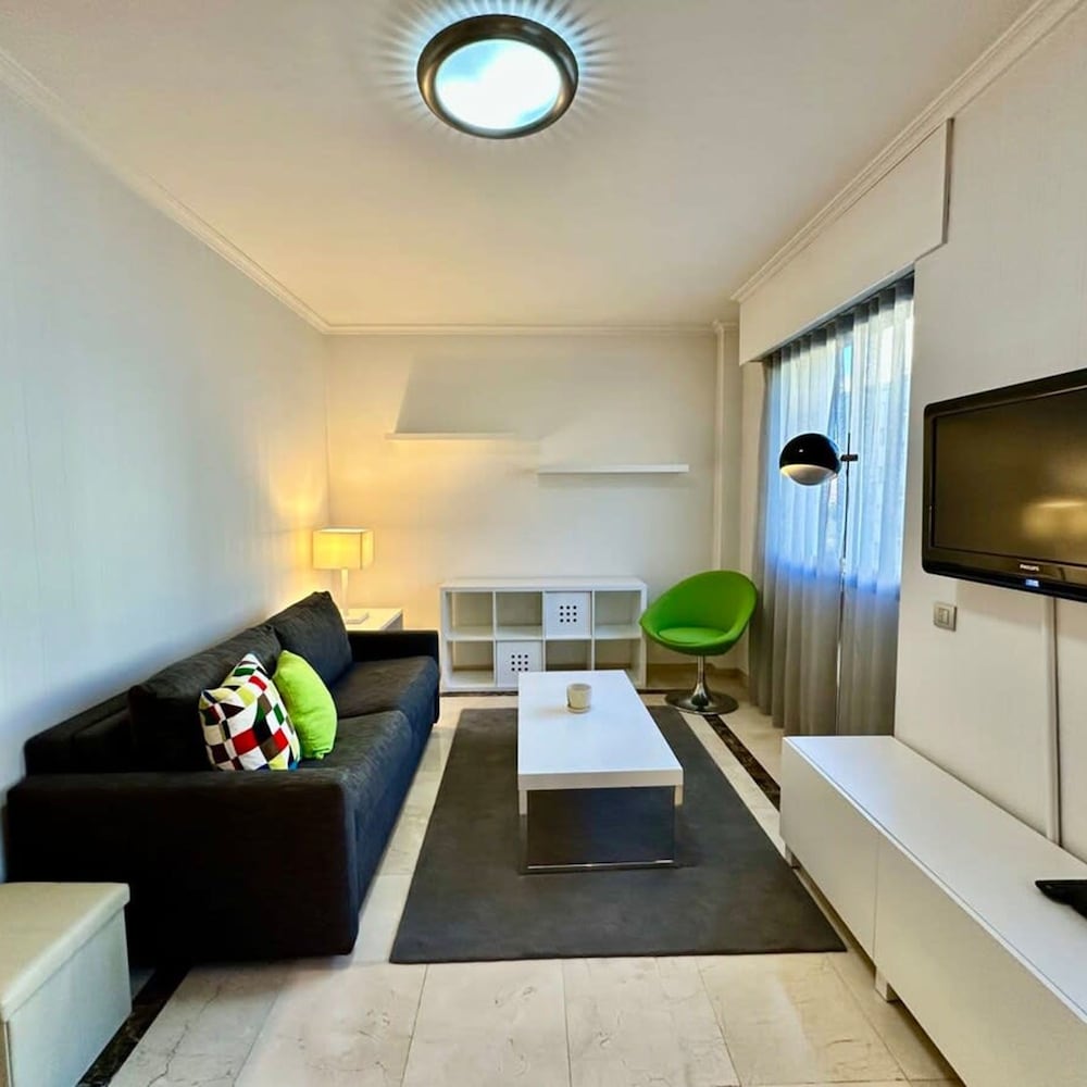 Engracia Square 1 bedroom Apartment in Chamber hotel Rios Rosas Madrid