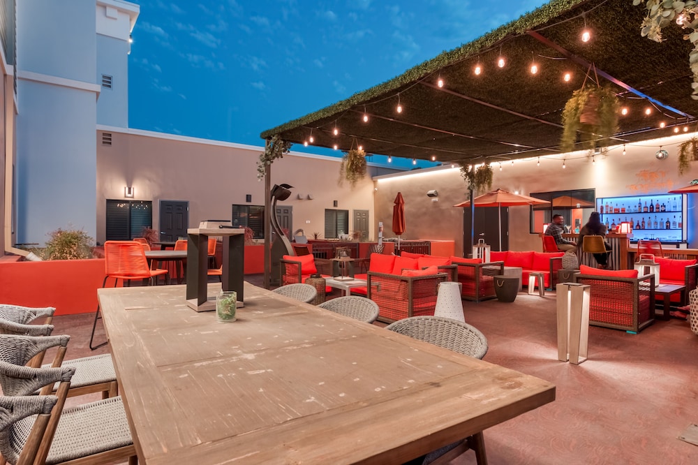 Hotel Lexen Newhall - photo 32
