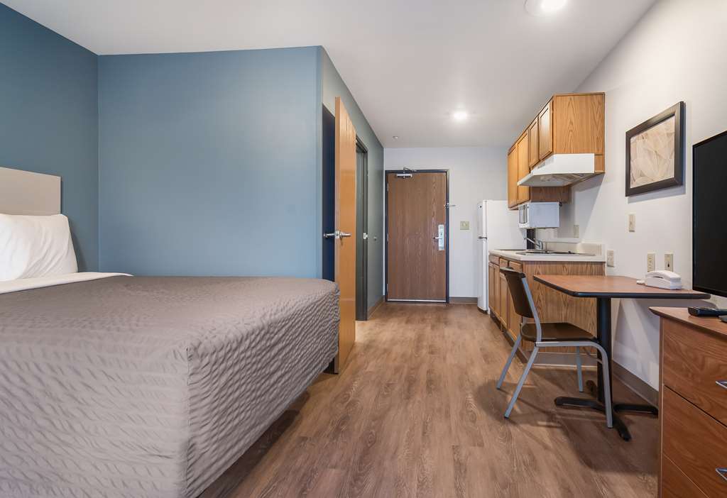 WoodSpring Suites Fort Myers Southeast - photo 3