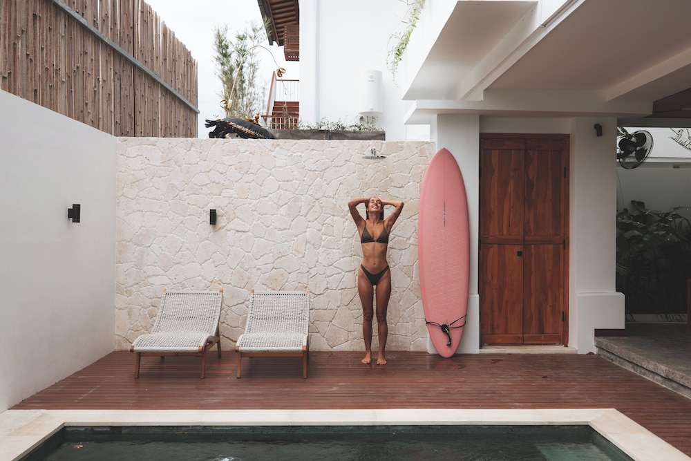 Modern Elegance in Bingin Beach 3 BR Luxury Villa — 4-Star Luxury Hotel in Pecatu, Indonesia