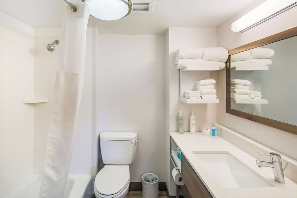 Hampton Inn Fall River Westport - photo 33