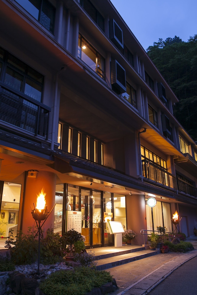 Hotel Kazurabashi - carbon neutral hotel in Miyoshi