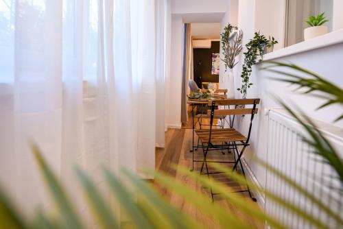 Lemonade Stylish 1BR Apartment in Obor District — 4-Star Luxury Hotel in Bucharest, Romania