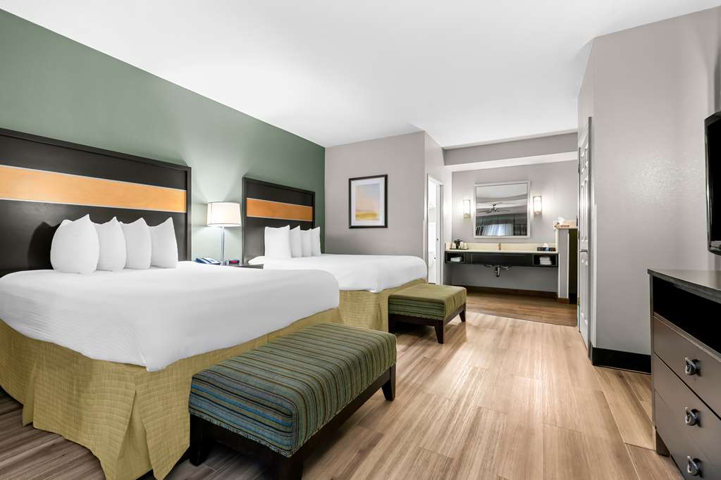 Best Western Executive Suites - photo 12