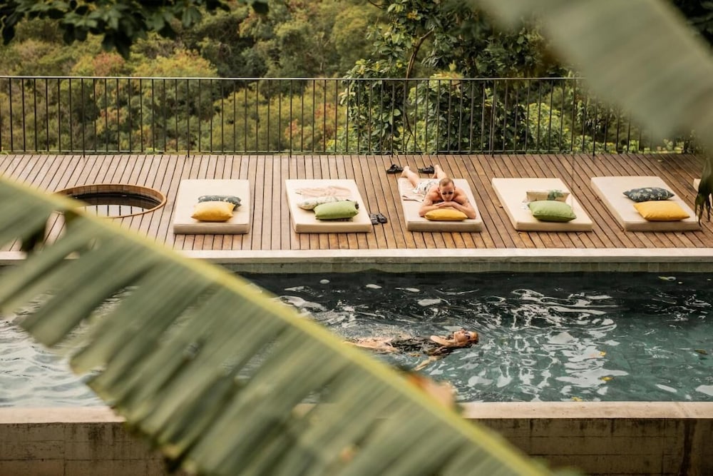 Chez Georges — 5-Star Luxury Hotel in Rio De Janeiro, Brasil
