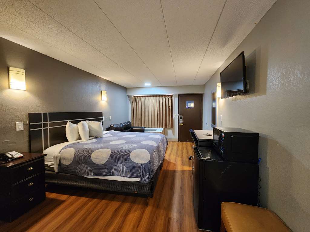 Americas Best Value Inn & Suites Little Rock at Scott Hamilton Dr - photo 14