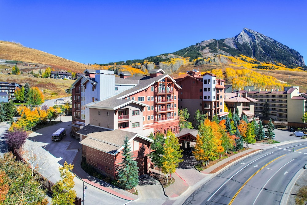 Modern King Room In Heart Of Mt. Crested Butte Hotel Room by RedAwning - photo 18