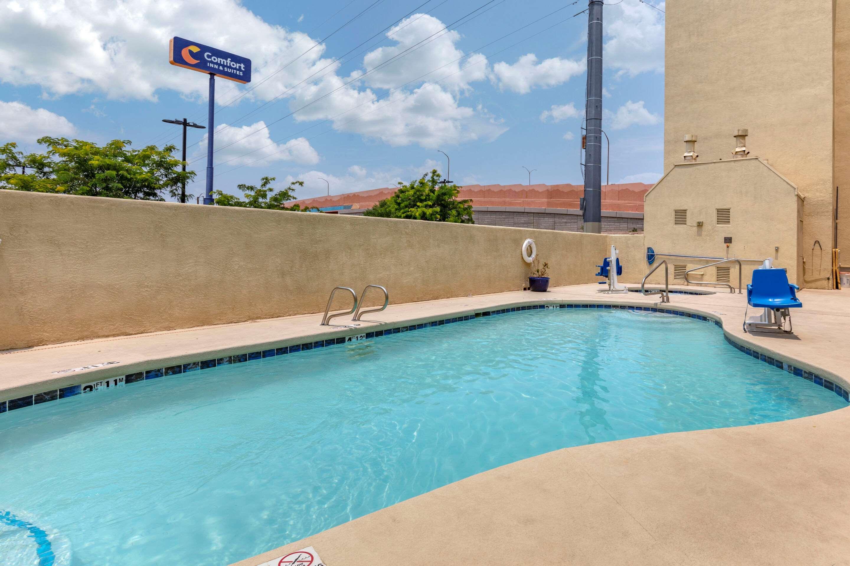 Comfort Inn & Suites Albuquerque Downtown - photo 21