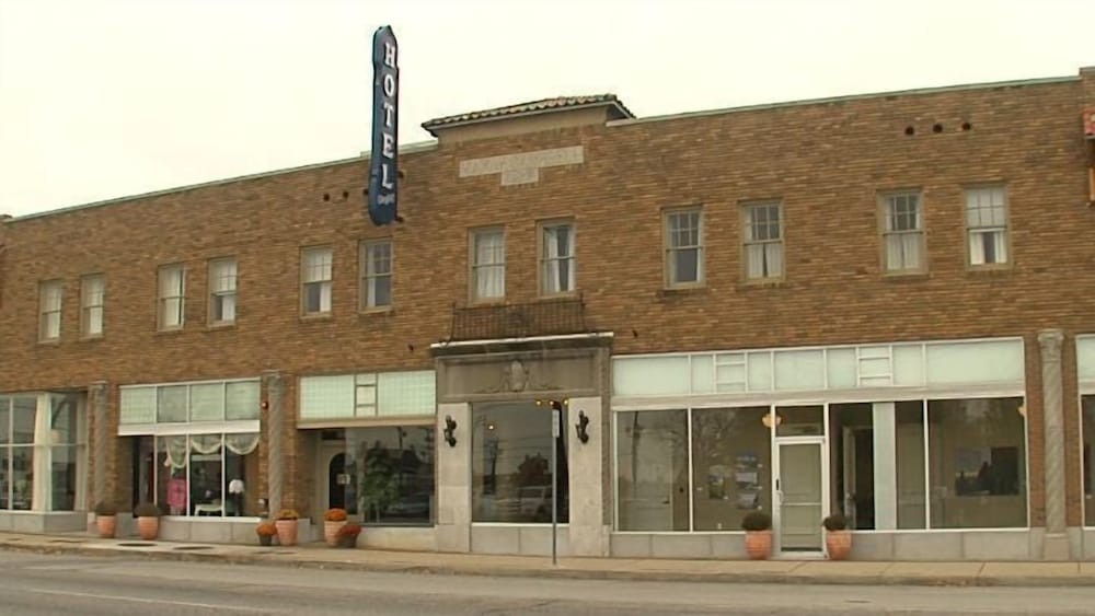 The Campbell Hotel on Route 66 - photo 68