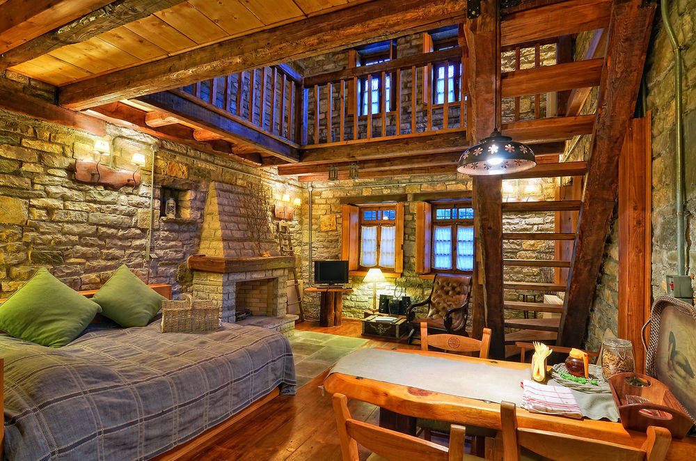 5Korfes - carbon neutral hotel in Konitsa