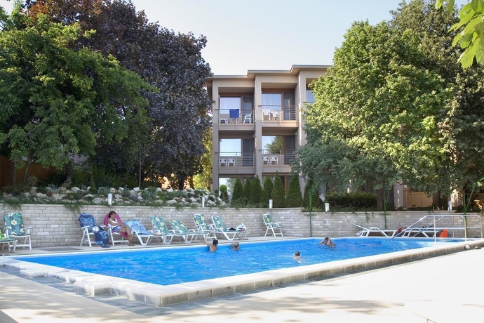 Hotel Villa Pax — Balatonalmadi — photo 3