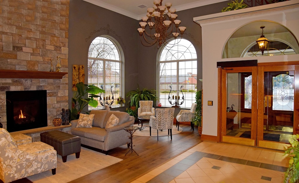 Stone Gate Inn in Orillia, Canada