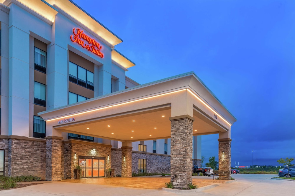 Hampton Inn & Suites Ames - photo 48