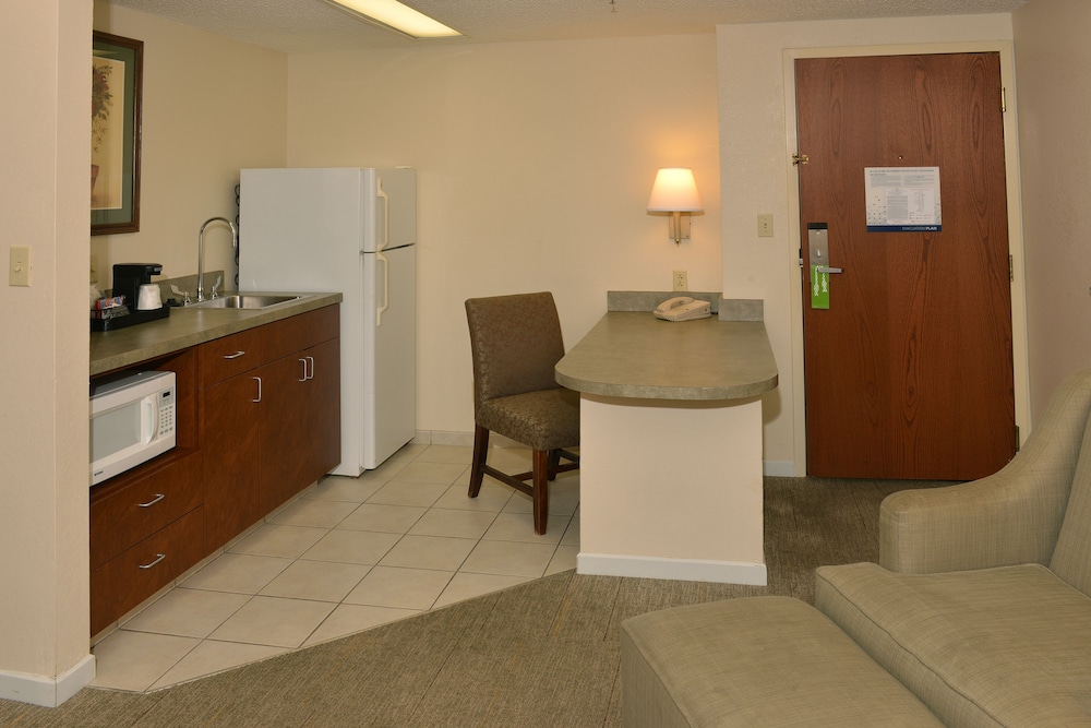 Hampton Inn & Suites Springfield MO - photo 6