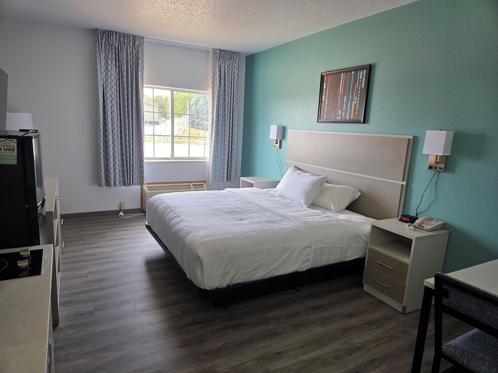 MainStay Suites LeClaire Quad Cities - photo 8