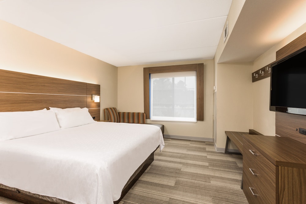 Holiday Inn Express and Suites Petersburg Fort Lee by IHG - photo 5
