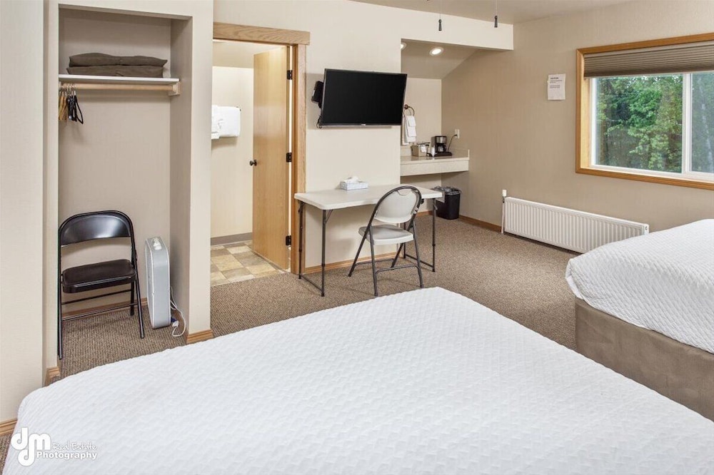 Kenai Airport Hotel - photo 32
