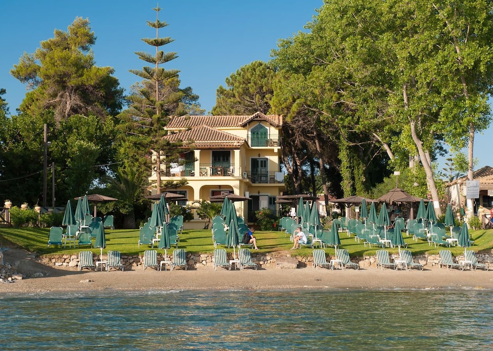 Zarkadis Beach Apartments — 4-Star Luxury Hotel in Zakynthos, Greece